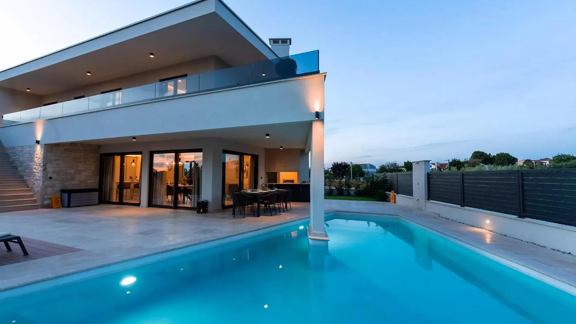 Luxurioese Villa Perla Mit Pool Und Jacuzzi Porec Croatia