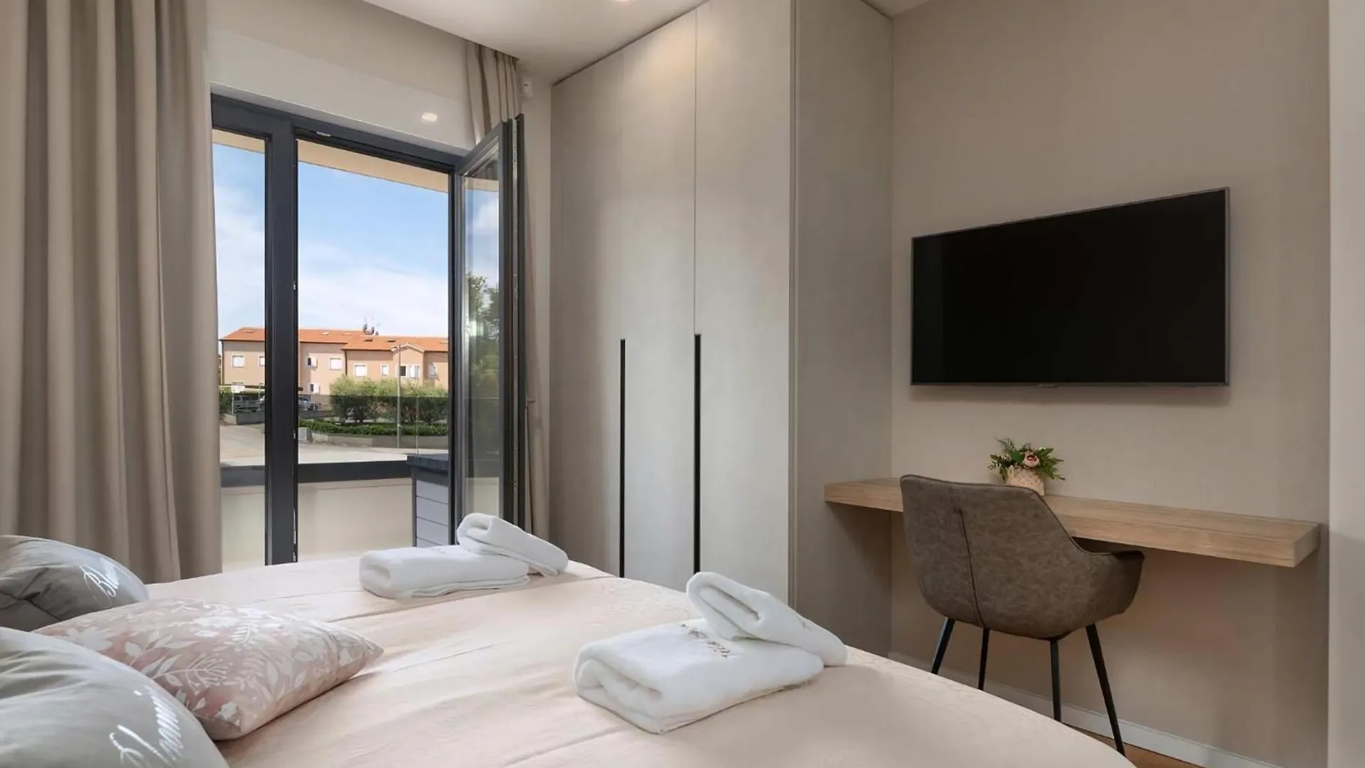 Luxurioese Villa Perla Mit Pool Und Jacuzzi Porec Croatia