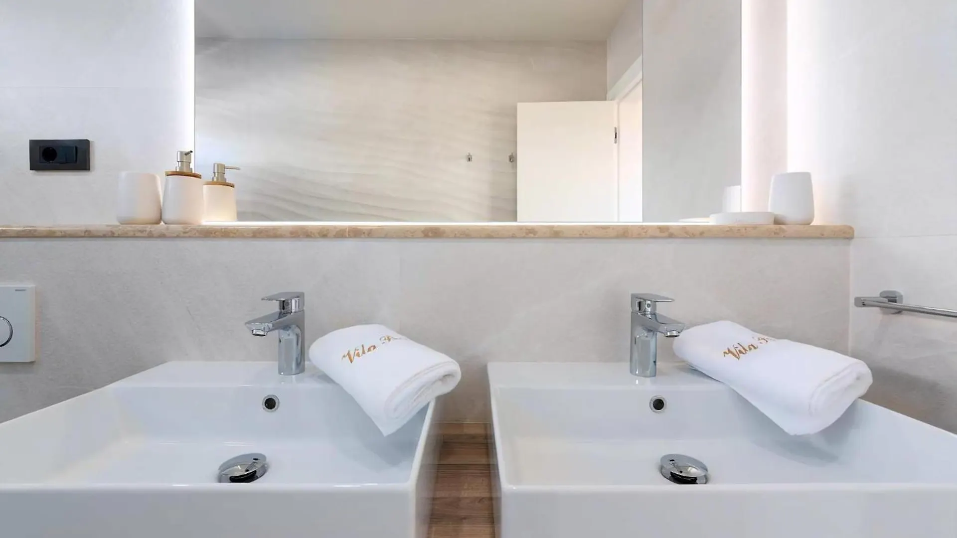 Luxurioese Villa Perla Mit Pool Und Jacuzzi Porec 0*,