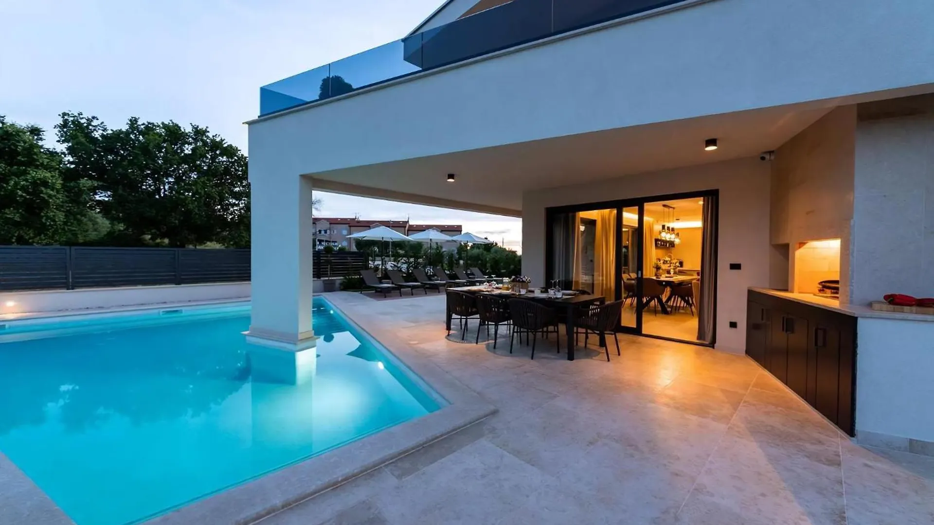 Luxurioese Villa Perla Mit Pool Und Jacuzzi Porec Holiday home